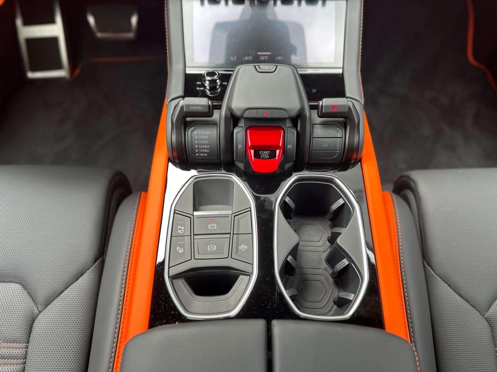Lamborghini Urus SE hybrid